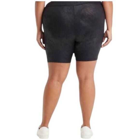 AVA & VIV BLACK HIGH WAISTED LIQUID SHINE BIKE SHORTS SZ.4X NWT. - Picture 2 of 6